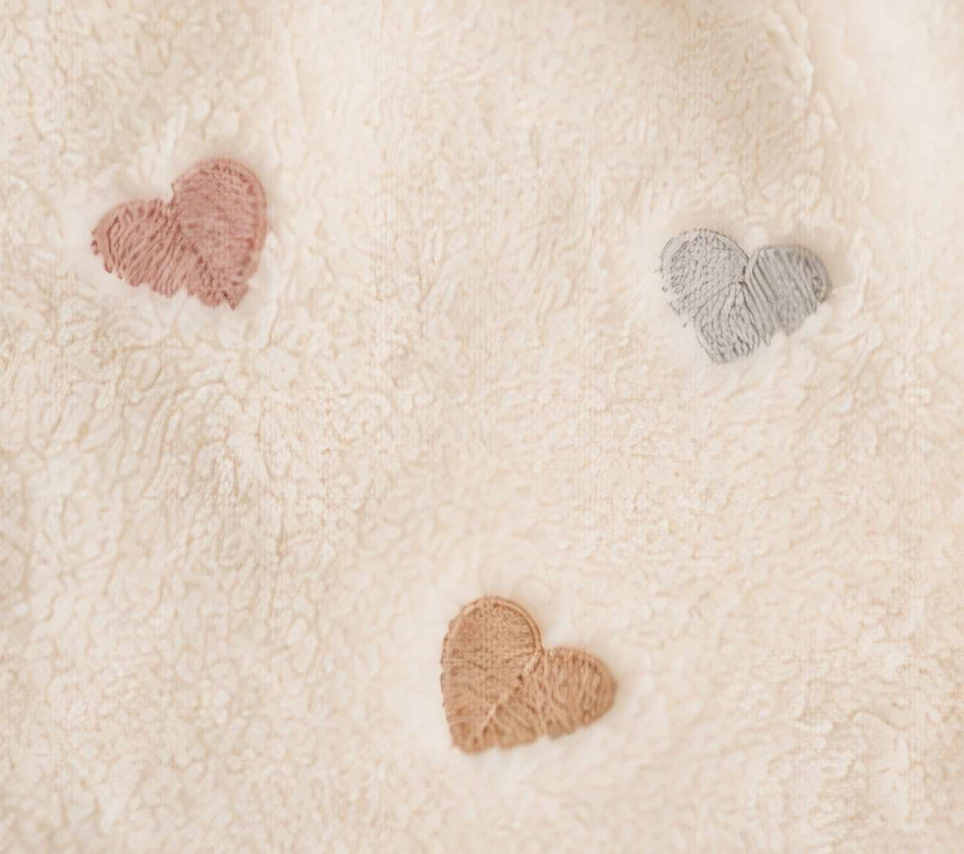 Couverture bébé Polaire Moumoute – Petits Cœurs 🤍
