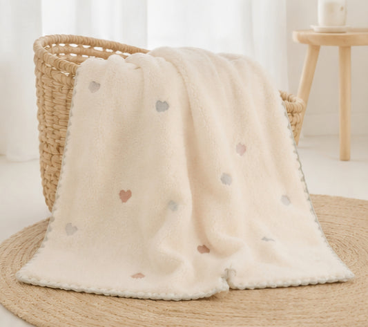 Couverture bébé Polaire Moumoute – Petits Cœurs 🤍